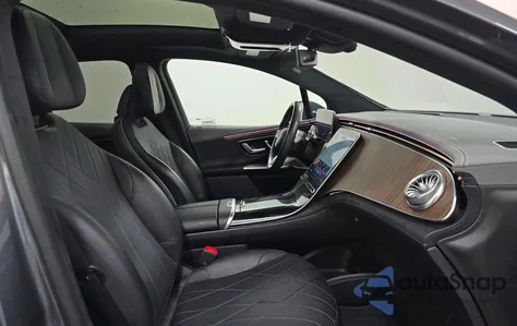 2023 Mercedes-Benz Eqe Suv 500 4Matic z USA, uszkodzony, nr VIN 4JGGM2CB7PA001996